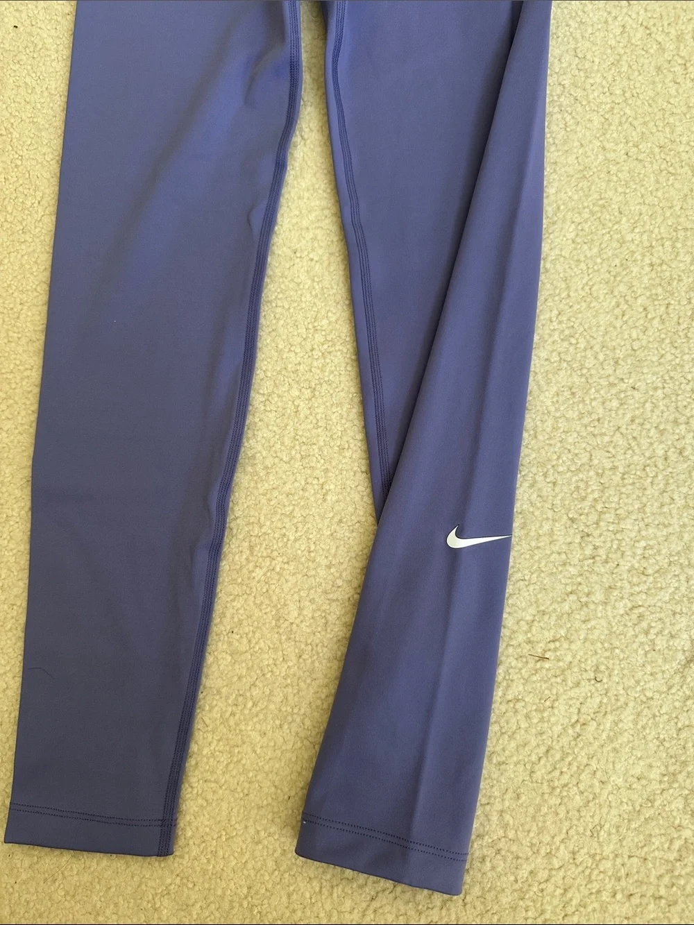 Brand New without tag Nike Girls Purple Performance Leggings